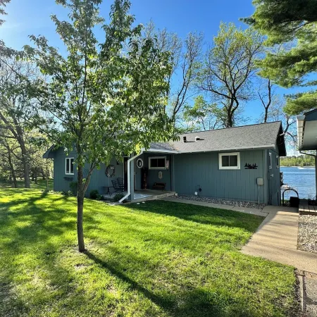 Lakeside Bliss: Ideal Rental on Potato Lake close to Downtown Park Rapids