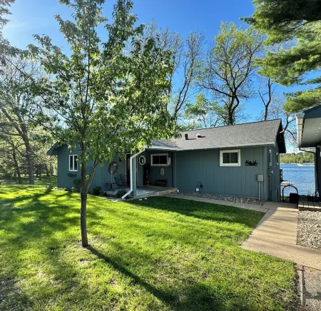 Lakeside Bliss: Ideal Rental on Potato Lake close to Downtown Park Rapids