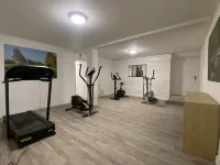 T4 Bord Canal du Midi, Piscine Hotels in Homps