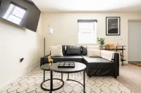 2BR for Crews & Families Near Jersey Gardens Mall