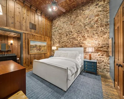 THE URBAN COWBOY | Historic loft meets the spirit of the cowboy Hotels in Llano