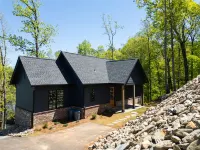 Lakeside Cottage in the Treetops - 2 bedrooms with amazing view