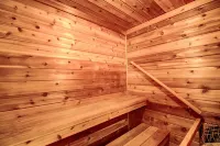 Private - 7 bed 3 bath Lake Cabin +Hot Tub +Dock +2 Pedal Boats +2 canoes +Sauna