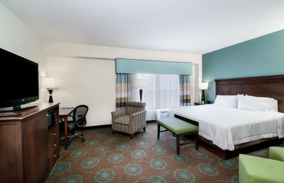 歡朋穆爾斯維爾酒店和套房