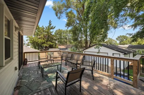 Stylish Split Foyer - The Sullivan 4 Bedrooms, 2 Bathrooms - Bungalows