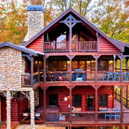 Summit-Level Luxury: Views, Hot Tub, Games and 15 minutes to town!