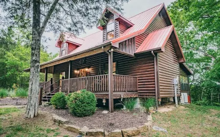 Beautiful Cabin with Hot Tub 🛁 on Nolin Lake 🌊 Mammoth Caves 🌲 W/Fireplace 🔥