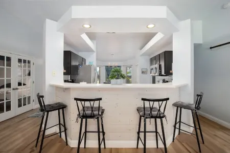 Experience Navarre Beach just 7 mins away