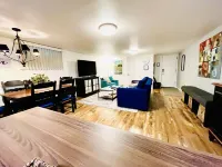 Large Modern 2 Bedroom near Ocean, Airport, and Seattle with private garage