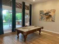 Quiet 1 Acre Lake House Nestled in the Woods 4B/4B