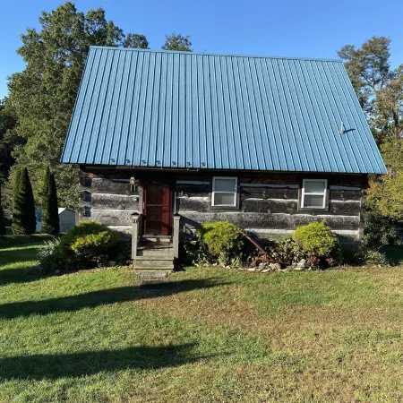Cozy Log Cabin Near the Parkway Hotels in Patrick County