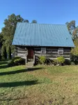 Cozy Log Cabin Near the Parkway - Homestays