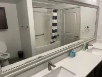 Upscale and comfy space - 1 min from stonebriar mall center in Frisco