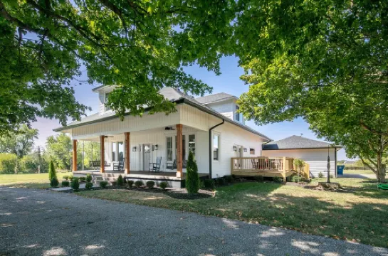 Luxury farmhouse on Bourbon Trail with hot tub - Bulleit 4 mi - Frankfort 15 mi