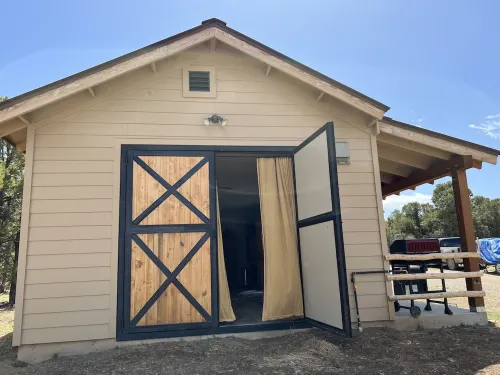 Lovely cottage on horse farm with petting zoo and trails