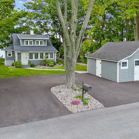 Waterfront Cottage with fireplace located directly on Owasco Lake.