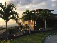 Holualoa Studio Cottage - GIANT OCEAN VIEW! Cool, private, near town Hotels near Kekaha Kai State Beach