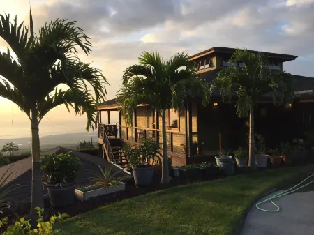 Holualoa Studio Cottage - GIANT OCEAN VIEW! Cool, private, near town Отели рядом с достопримечательностью «Маниниауоли Бич»