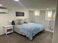 Whitetail cottage! 🦌 Spacious home with game room. Near OIT and SkyLakes. Hotels in Altamont