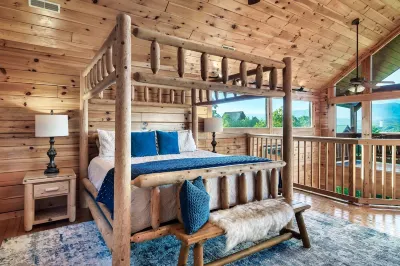 Best Smoky Mountain Views around!! NEW Hot Tub & Pool Table & Arcade!