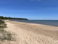Charming Cabin Retreat on Cedar Cove