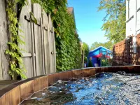 Luxury Spa Retreat with Sauna, Hot Tub & Swimming Pool in the Heart of Hudson 哈得孫酒店