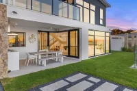 Ultimate luxury on the canal Hotels in Geographe