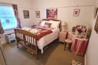 Yea Fig Tree House. Three bedroom plus study comfortable family home.