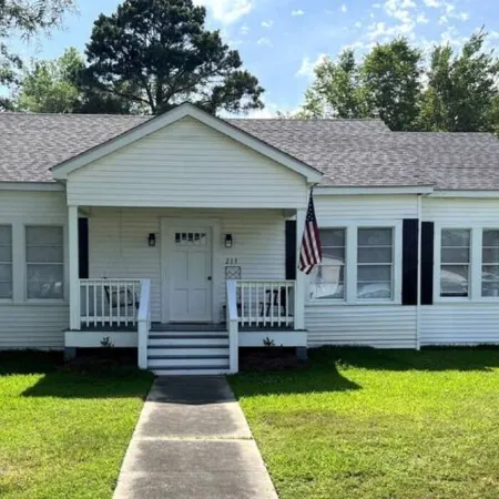 Modern Cottage in Downtown Benton