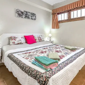 1 bdr apartment with heated pool, close to the beach, Complex Garden City