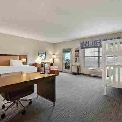 Hampton Inn & Suites Petoskey Rooms