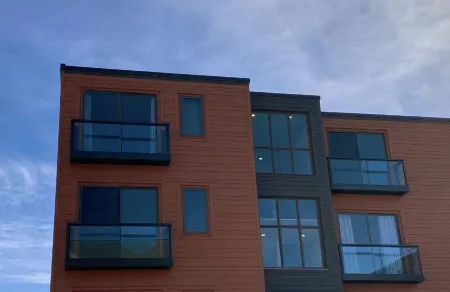 Fantastic Top Floor Condo for 2 in the Heart of Downtown Traverse City W/Parking