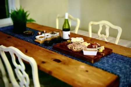 White Mountains Waterfront Chalet w/ Private Beach