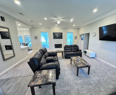 Tranquil 1.5-Acre Retreat with Modern Comfort