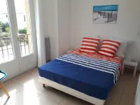 3mn walk from the beach, VILLA 5 bdrms in private residence between SEA and POND