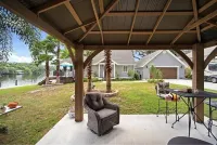 Beautiful Waterfront Home on the Alafia River