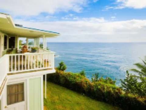 Stunning, Majestic, Oceanfront Location, with Stunning View and Air Conditioning ヒロのホテル