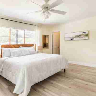 Family-Friendly 4Br 3BA Vacation Rental with Private Pool Near Hard Rock Casino Rooms