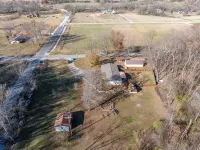 Cave Springs Country Home Close to Everything NWA Has to Offer