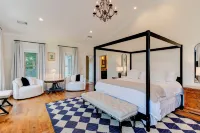 Rumbling Bald Resort - Lake Mountain Golf Retreat! Hotels in 
