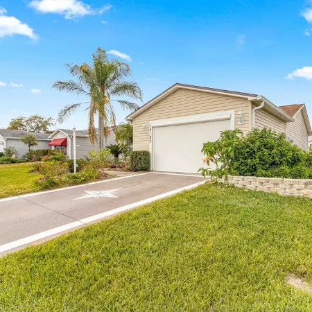 Great location between Sumter Landing/Spanish Springs. Golf cart included