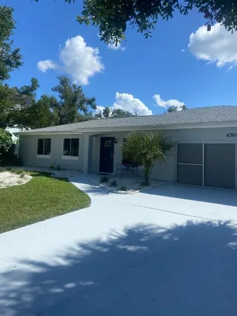 Free Heated Saltwater Pool, Kayaks, Bikes, Tennis Rackets and Fishing Poles!