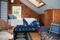 Jaw-Dropping Coastal Mountain & Ocean View Post & Beam Log Getaway