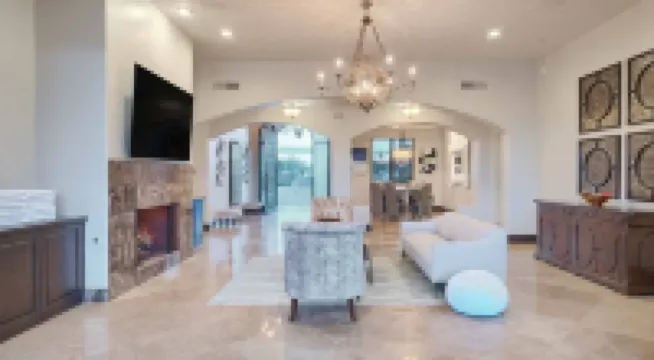 Scottsdale's Only Lazy River Retreat—Where Luxury Unwinds 天堂谷酒店