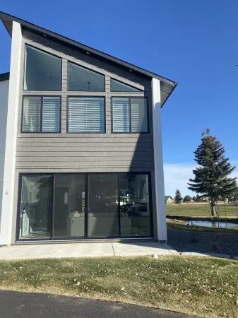 Modern Ski Lodge - 10 min from Red Lodge Mtn Отели в г. Карбон