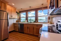 Newberg Wine Country Suites: Noir Room Hotels in Newberg