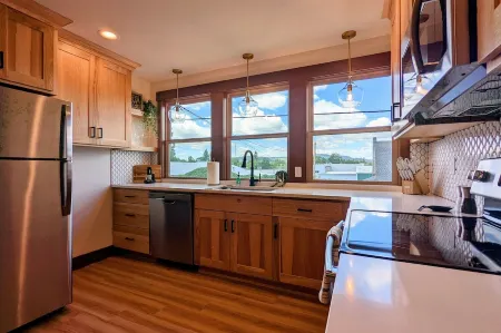 Newberg Wine Country Suites: Noir Room