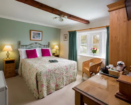 Well appointed cottage on a working hill farm Hotels in Otley