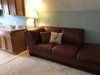 Intimate low country Carriage House with gorgeous appointments! Hotels in Bluffton