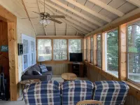 Charming Cedar Lakeside Cottage at Elbert's Resort